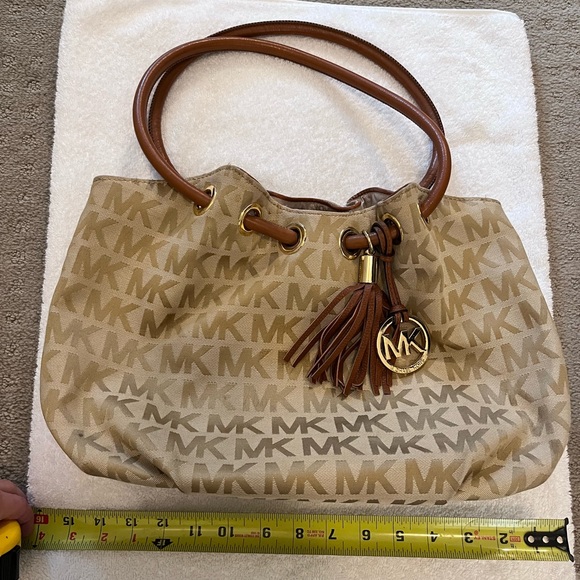 Michael Kors handbag - Picture 4 of 5